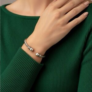 Chic Silver Open Bracelet